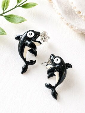 Vintage Y2K Black White Orca Killer Whale Novelty Stud Earrings